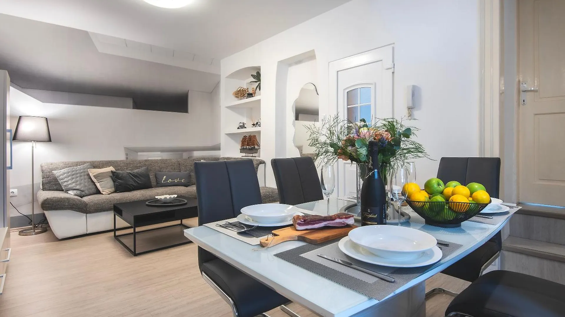 Arta Apartment City Center II - With Private Parking Pula