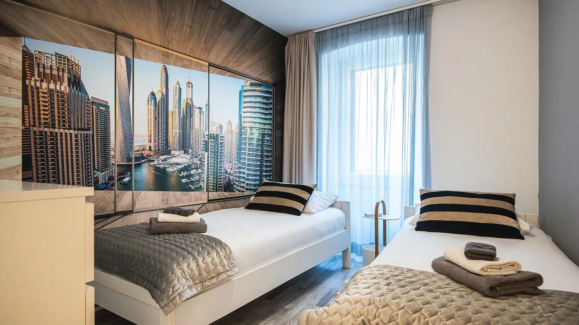 Arta Apartment City Center II - With Private Parking Pula 0*,