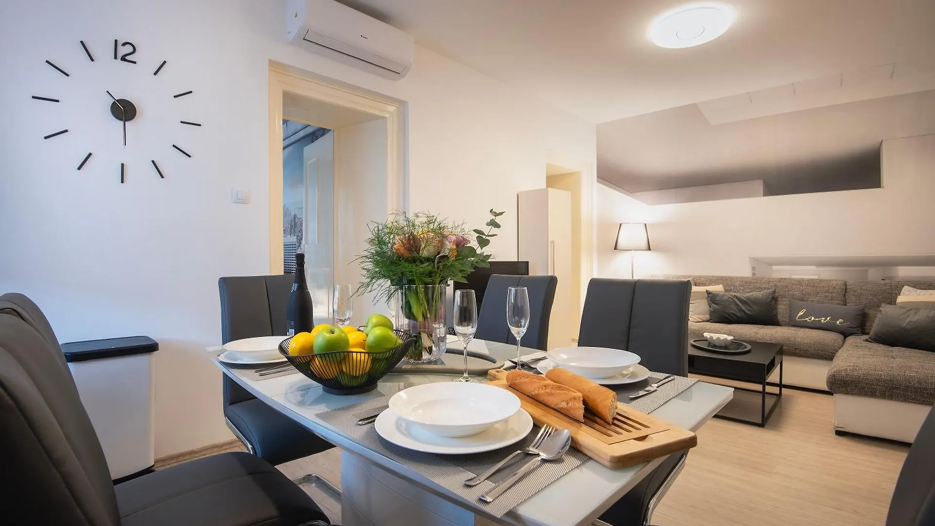 Arta Apartment City Center II - With Private Parking Pula