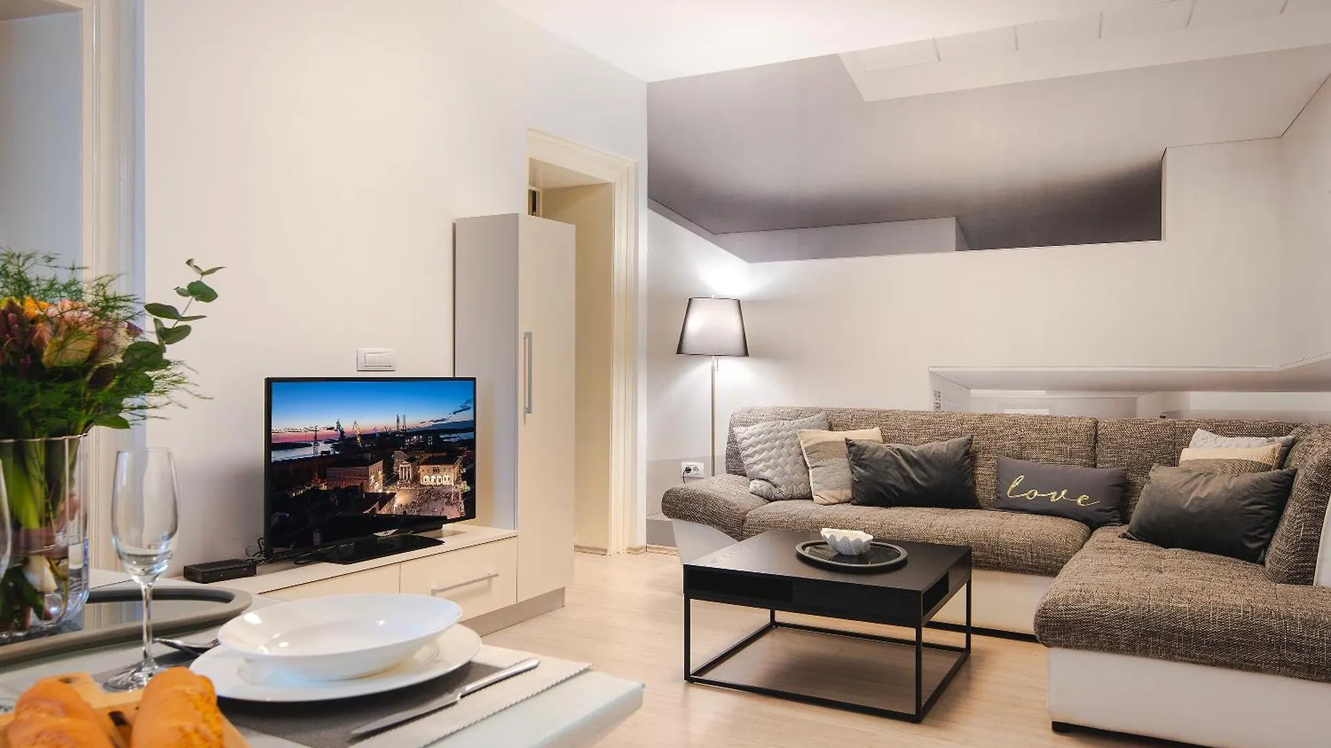 Arta Apartment City Center II - With Private Parking Pula
